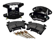 Load image into Gallery viewer, D154 brake kit with 4 brake pads and 2 black calipers on a white background

